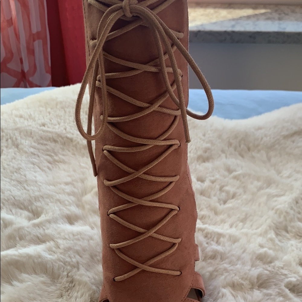High heels shoes